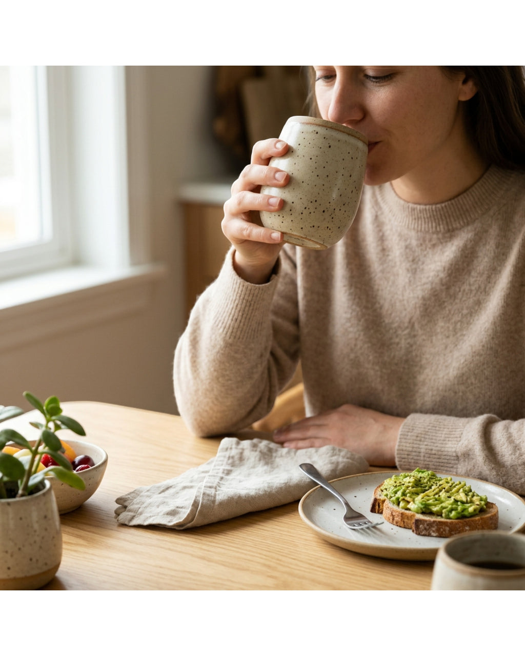 Matchl Speckled Ceramic Tumbler 320 ml Oat - Lifestyle view