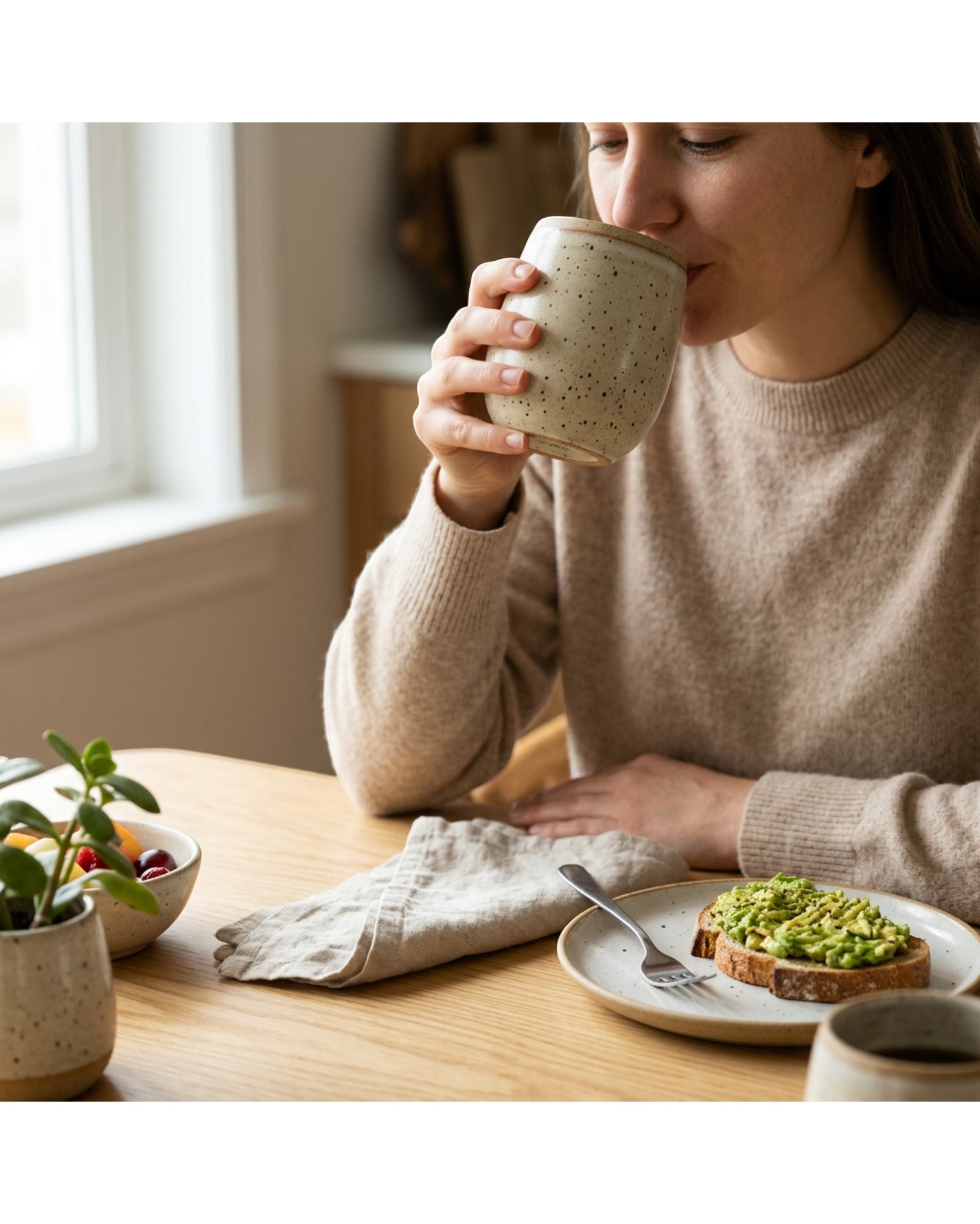Matchl Speckled Ceramic Tumbler 320 ml Oat - Lifestyle view